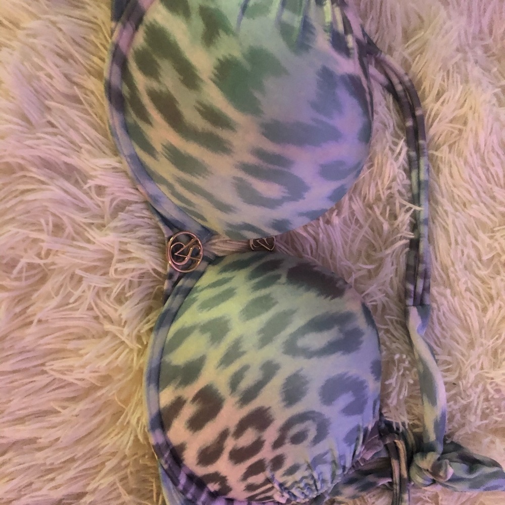 Victoria secrets swimming bra top